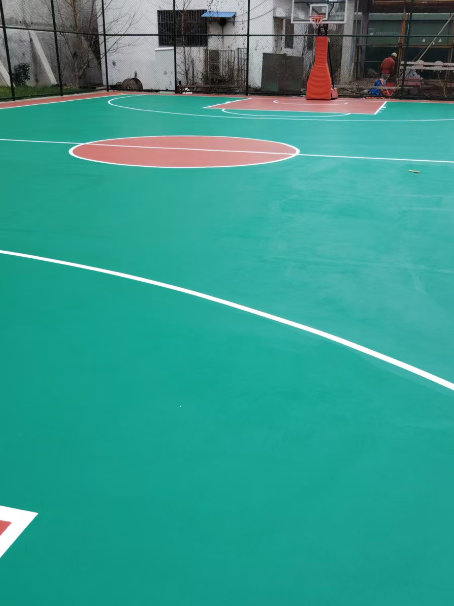 思茅 球场长期使用易出现地面开裂